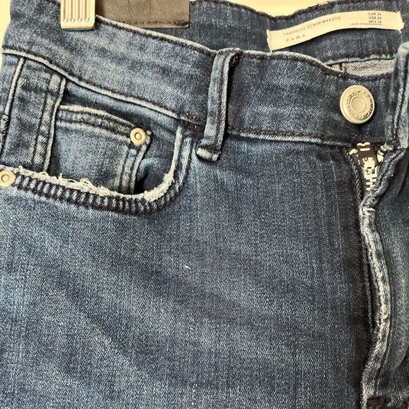 Zara blue high wasted skinny jeans, distressed ankles, front and back pockets, 4 - Picture 5 of 9